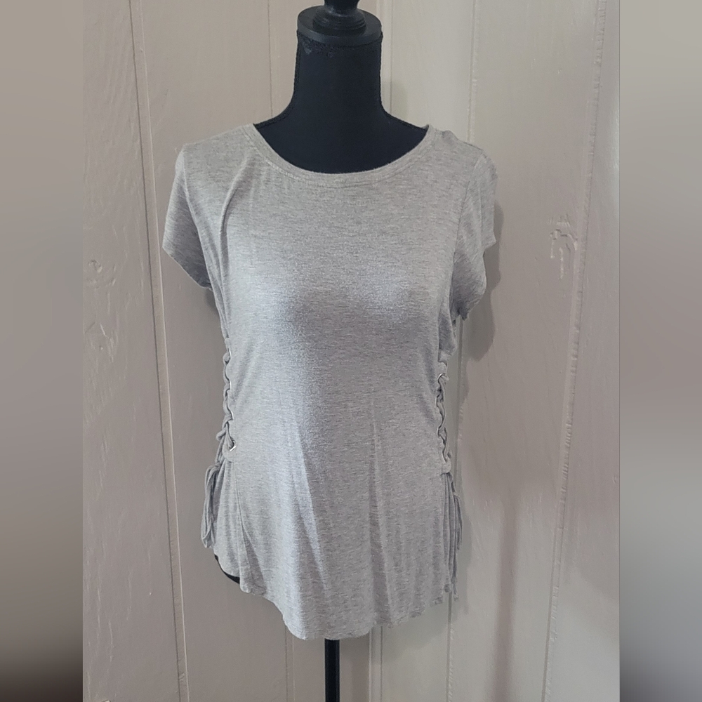 BOLD elements Gray Ruched Short Sleeve Tee
